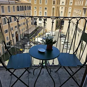 Guest house Boutique Della Croce, Rome
